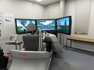 豊中自動車教習所 最新型マシーン